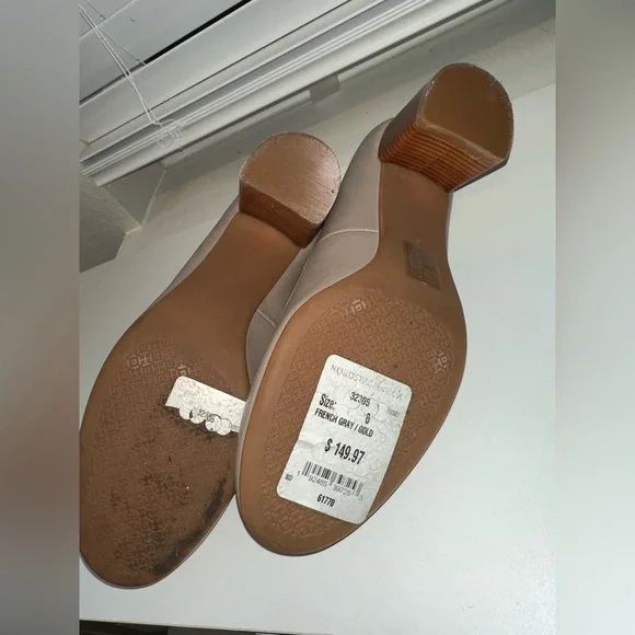 Tory Burch Chelsea Round Toe Block Heel - Picture 6 of 6